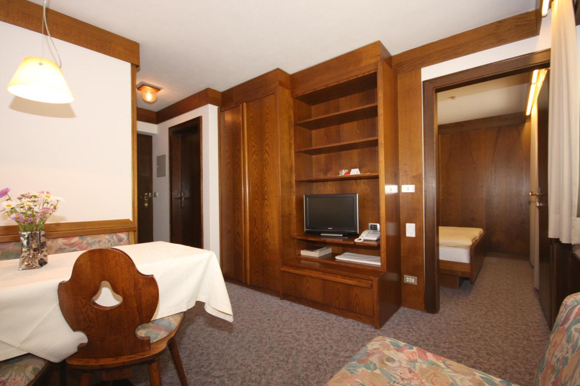 كولفوسكو Apartments Residence Alta Badia الغرفة الصورة