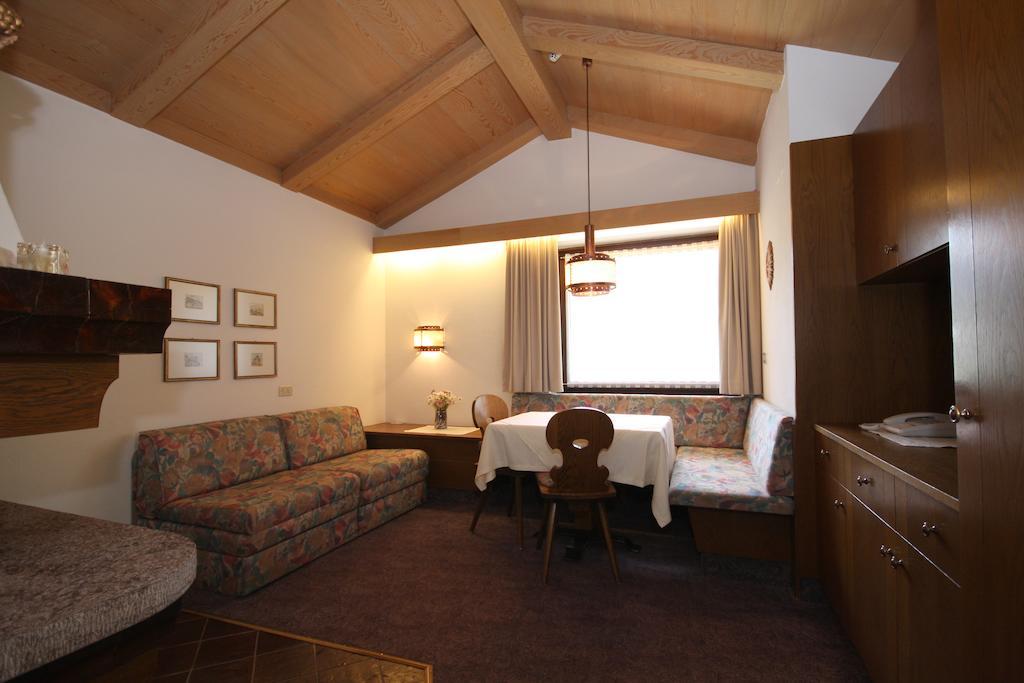 كولفوسكو Apartments Residence Alta Badia الغرفة الصورة