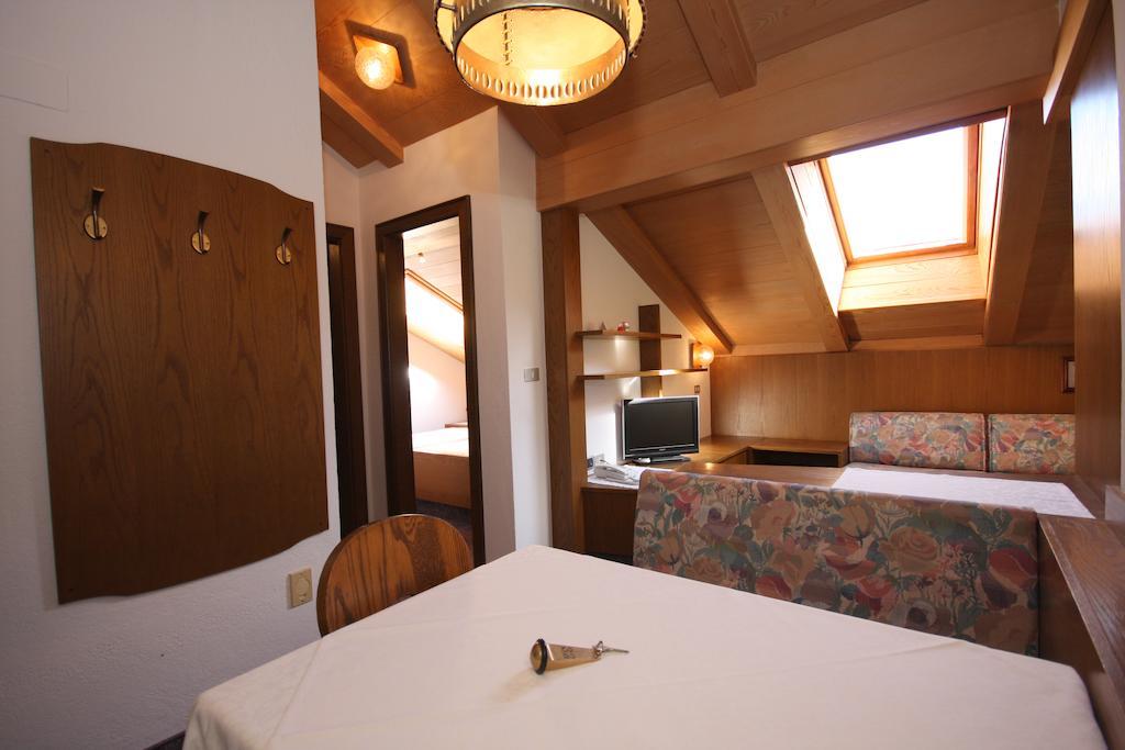 كولفوسكو Apartments Residence Alta Badia الغرفة الصورة